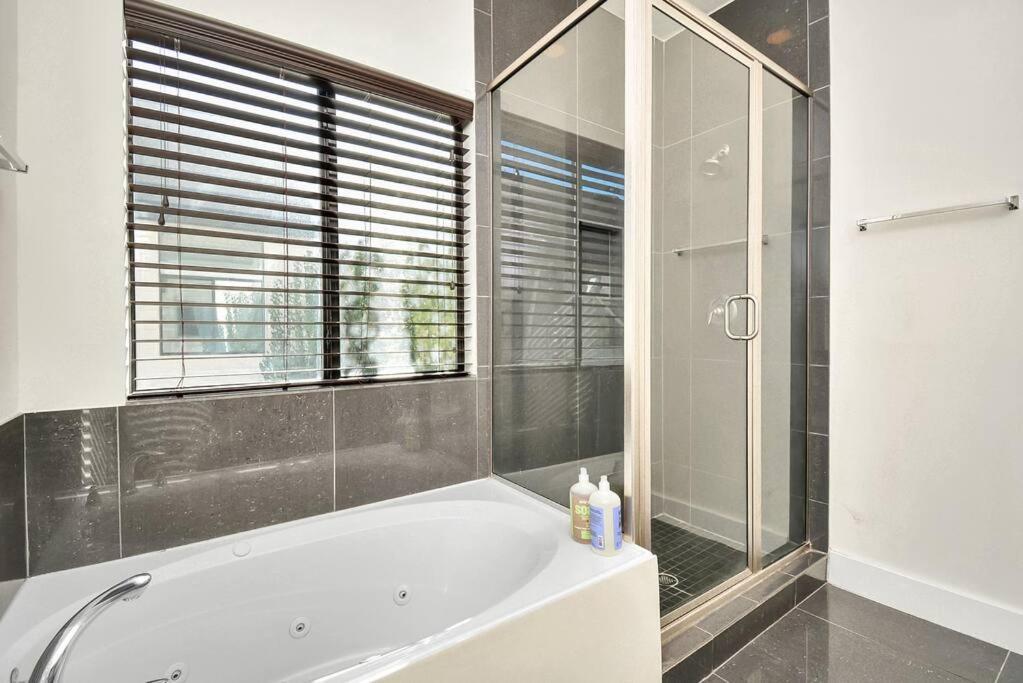 3Br/3.5Ba Three Story East Downtown Townhouse With View Vila Houston Exterior foto